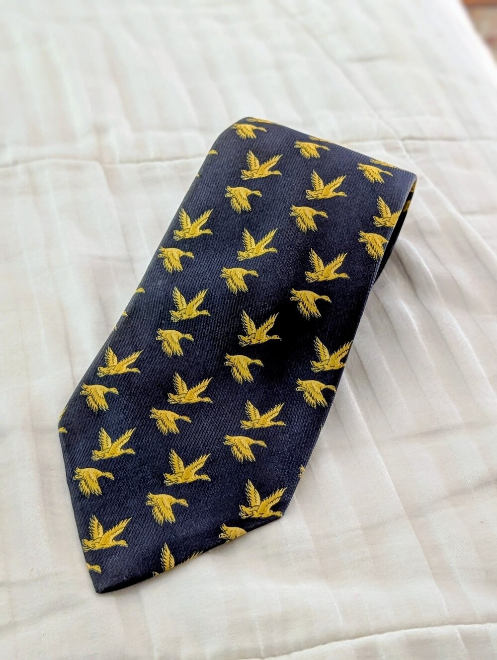 Richel deluxe, Navy Blue Tie with Yellow Bird Motif